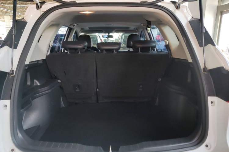 Used Haval M6 2019 1.5T DCT Two-Wheel Drive Value Edition China VI Standard Trunk