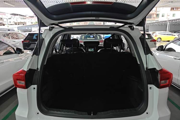 Used Haval M6 2019 1.5T DCT Two-Wheel Drive Elite Version China VI Standard Trunk
