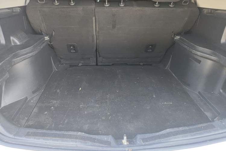 Used Haval M6 2019 1.5T Manual Two-Wheel Drive Urban Version China VI Standard Trunk