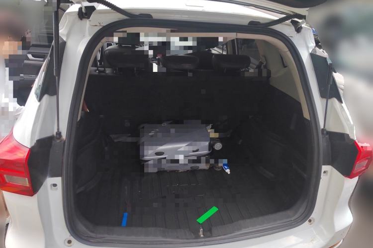 Used Haval M6 2019 1.5T DCT Two-Wheel Drive Value Edition China VI Standard Trunk