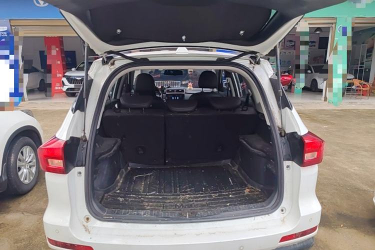 Used Haval M6 2019 1.5T DCT Two-Wheel Drive Value Edition China VI Standard Trunk