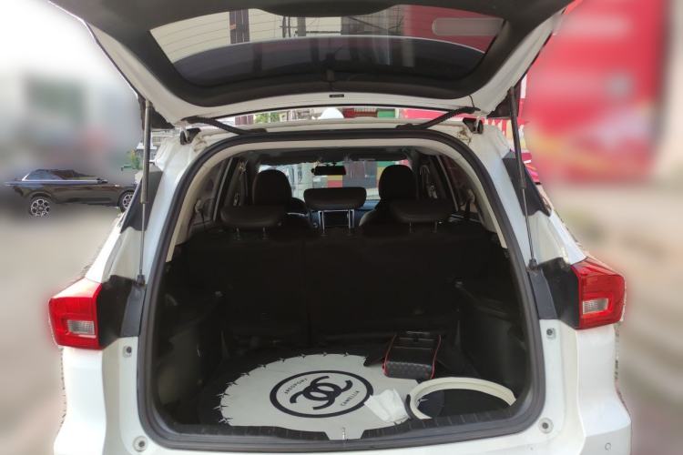 Used Haval M6 2019 1.5T DCT Two-Wheel Drive Elite Version China VI Standard Trunk
