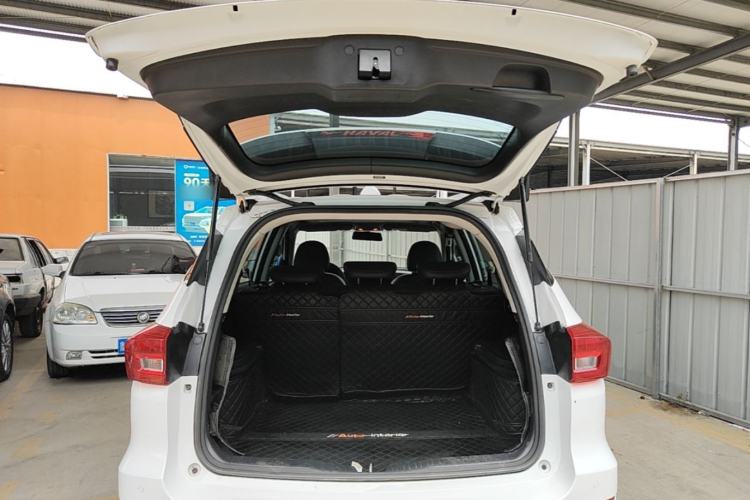 Used Haval M6 2019 1.5T DCT Two-Wheel Drive Elite Version China VI Standard Trunk