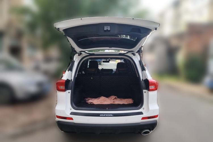 Used Haval M6 2019 1.5T DCT Two-Wheel Drive Elite Version China VI Standard Trunk