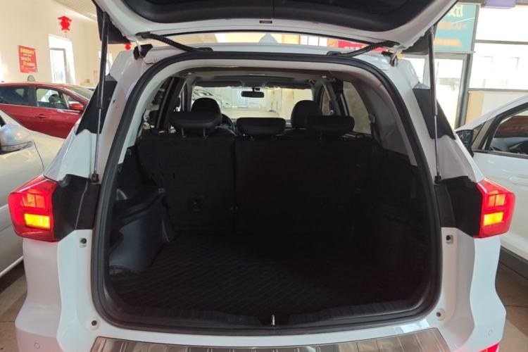 Used Haval M6 2019 1.5T DCT Two-Wheel Drive Value Edition China VI Standard Trunk