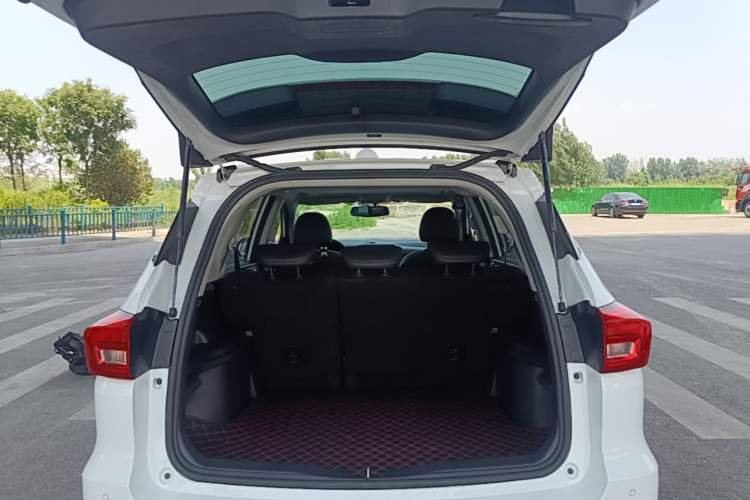 Used Haval M6 2019 1.5T DCT Two-Wheel Drive Value Edition China VI Standard Trunk