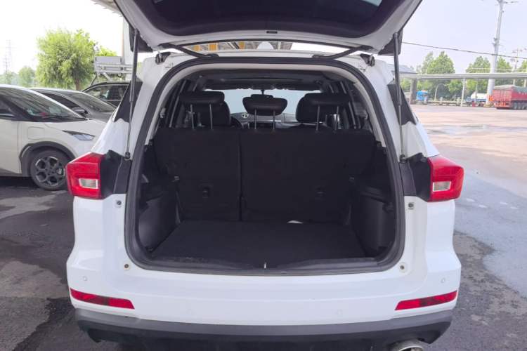 Used Haval M6 2019 1.5T DCT Two-Wheel Drive Value Edition China VI Standard Trunk