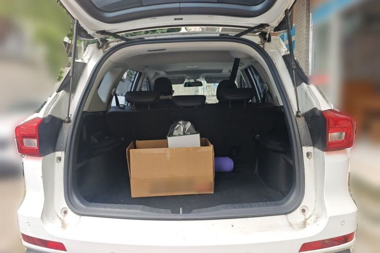 Used Haval M6 2019 1.5T DCT Two-Wheel Drive Elite Version China VI Standard Trunk