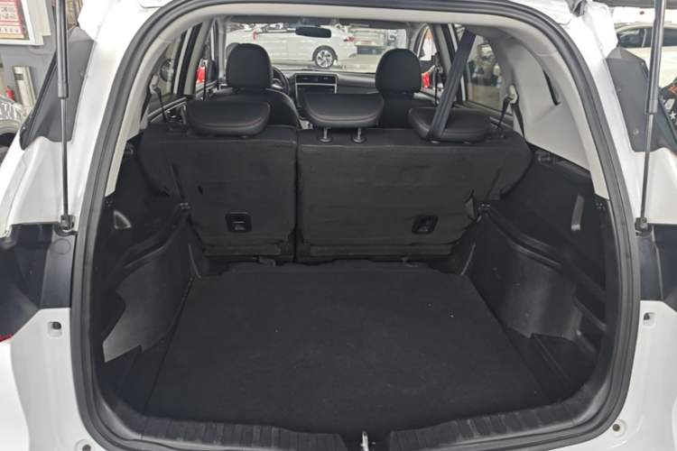 Used Haval M6 2019 1.5T DCT Two-Wheel Drive Value Edition China VI Standard Trunk