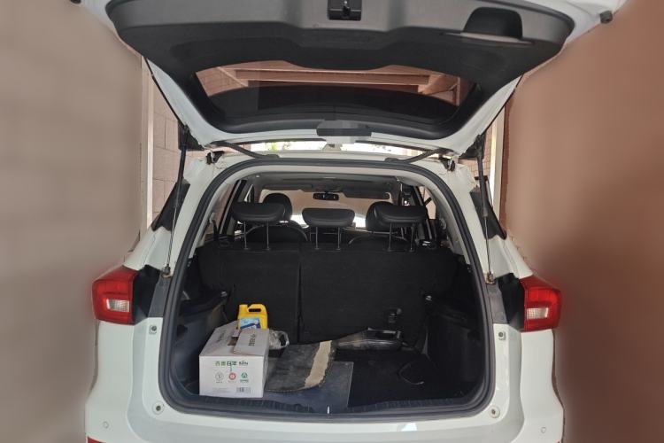 Used Haval M6 2019 1.5T DCT Two-Wheel Drive Value Edition China VI Standard Trunk