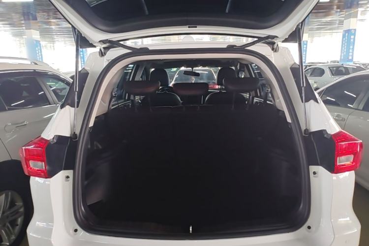 Used Haval M6 2019 1.5T DCT Two-Wheel Drive Elite Version China VI Standard Trunk
