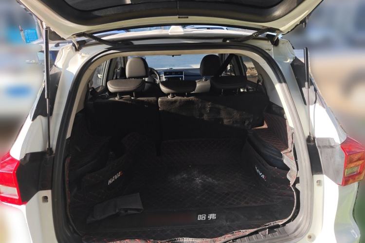 Used Haval M6 2019 1.5T DCT Two-Wheel Drive Value Edition China VI Standard Trunk