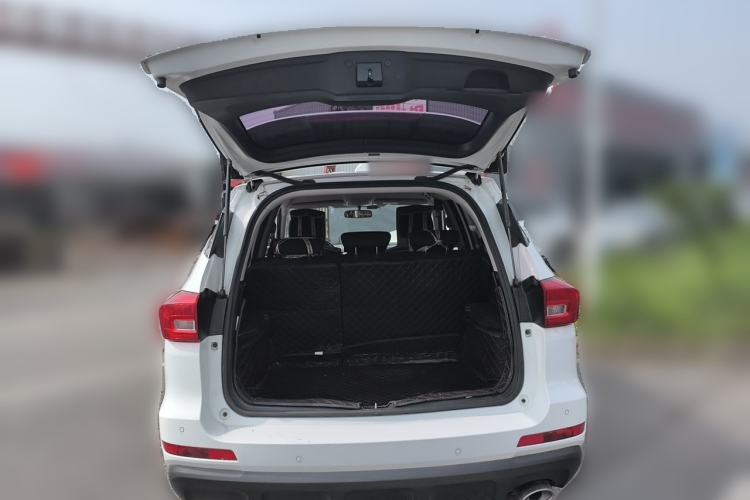 Used Haval M6 2019 1.5T Manual Two-Wheel Drive Urban Version China VI Standard Trunk
