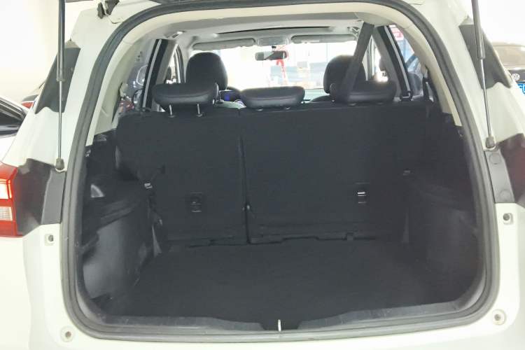 Used Haval M6 2019 1.5T DCT Two-Wheel Drive Value Edition China VI Standard Trunk