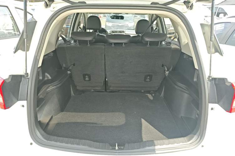 Used Haval M6 2019 1.5T DCT Two-Wheel Drive Value Edition China VI Standard Trunk