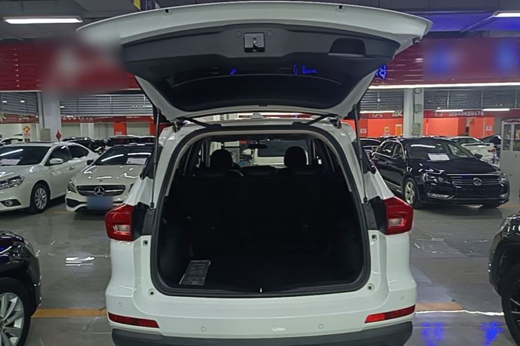 Used Haval M6 2019 1.5T DCT Two-Wheel Drive Elite Version China VI Standard Trunk