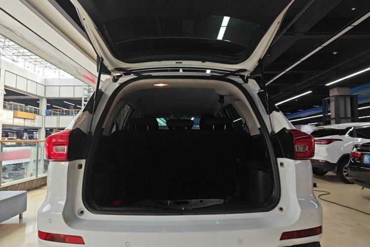 Used Haval M6 2019 1.5T Manual Two-Wheel Drive Urban Version China VI Standard Trunk
