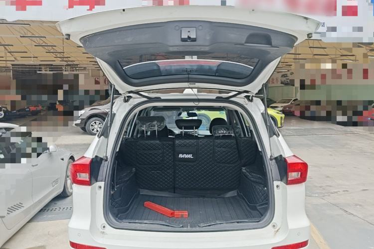 Used Haval M6 2019 1.5T Manual Two-Wheel Drive Elite Version China VI Standard Trunk