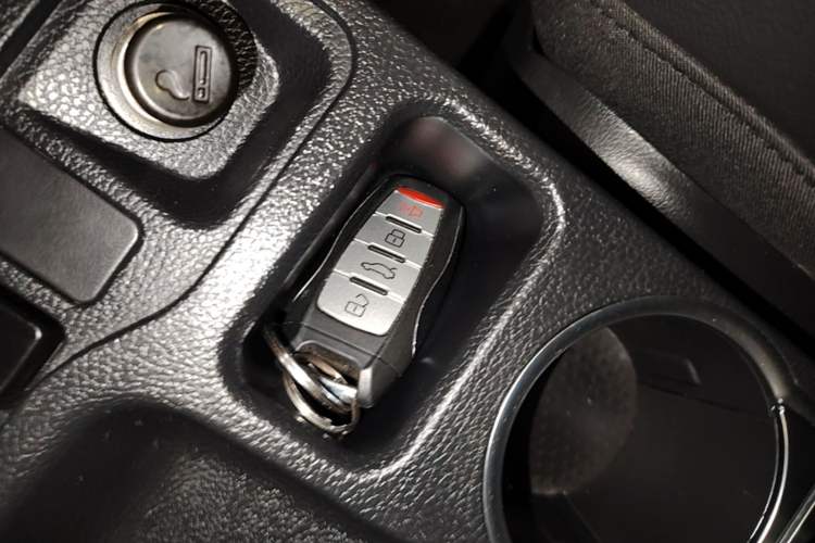 Used Haval M6 2019 1.5T DCT Two-Wheel Drive Elite Version China V Standard Vehicle Key