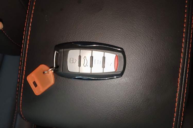 Used Haval M6 2019 1.5T DCT Two-Wheel Drive Elite Version China V Standard Vehicle Key