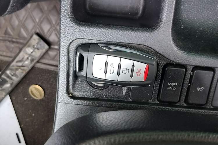 Used Haval M6 2019 1.5T DCT Two-Wheel Drive Elite Version China VI Standard Vehicle Key