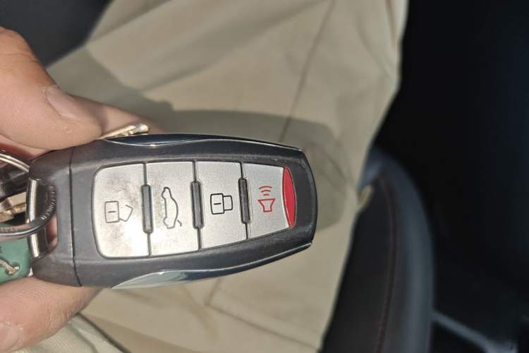 Used Haval M6 2019 1.5T Manual Two-Wheel Drive Elite Version China VI Standard Vehicle Key