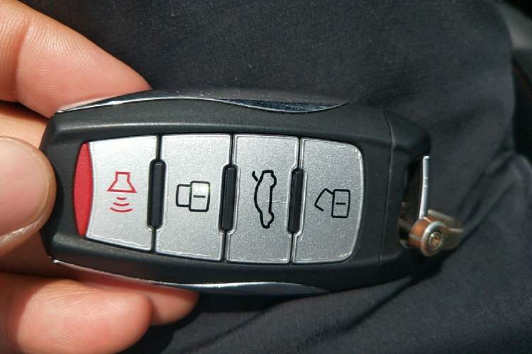 Used Haval M6 2019 1.5T Manual Two-Wheel Drive Elite Version China VI Standard Vehicle Key