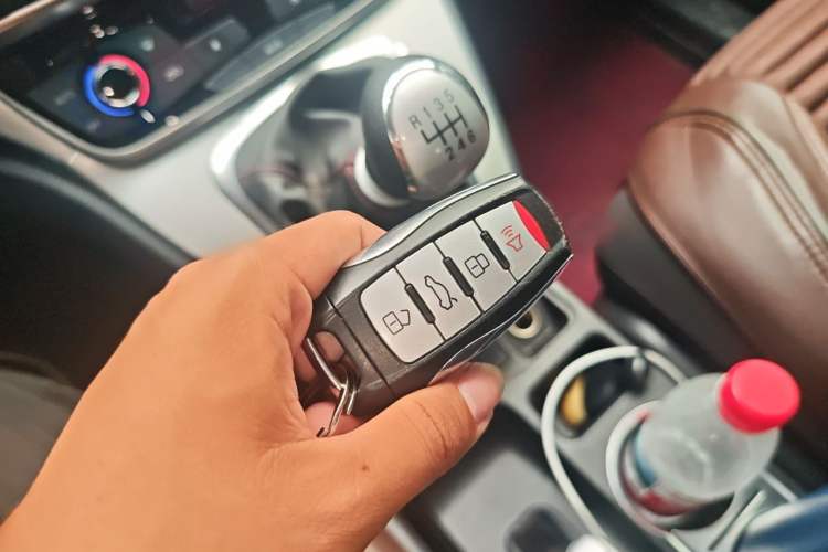 Used Haval M6 2019 1.5T Manual Two-Wheel Drive Urban Version China VI Standard Vehicle Key