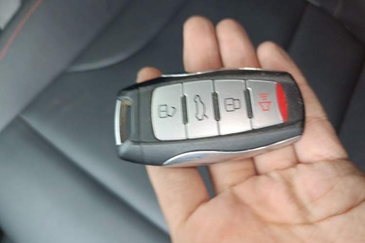 Used Haval M6 2019 1.5T Manual Two-Wheel Drive Elite Version China VI Standard Vehicle Key