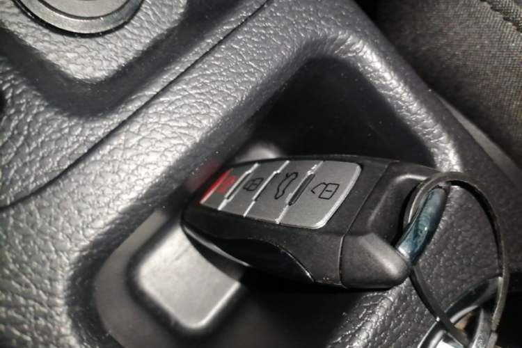 Used Haval M6 2019 1.5T Manual Two-Wheel Drive Elite Version China VI Standard Vehicle Key