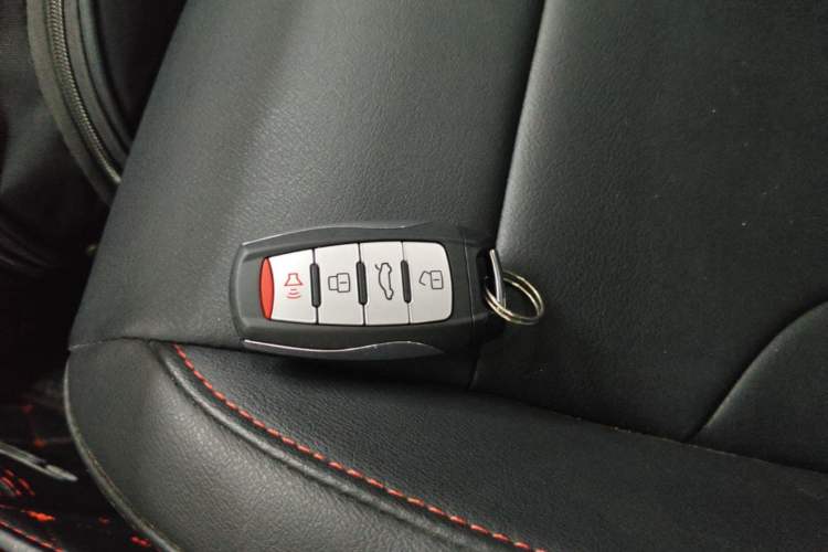 Used Haval M6 2019 1.5T DCT Two-Wheel Drive Elite Version China V Standard Vehicle Key