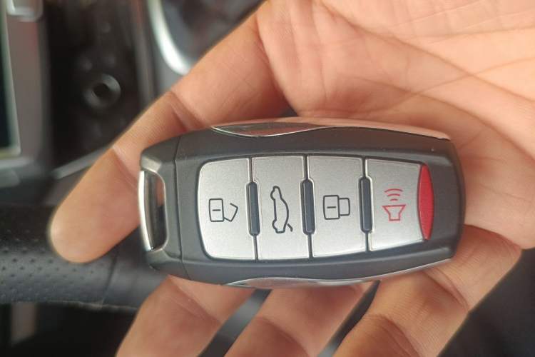 Used Haval M6 2019 1.5T Manual Two-Wheel Drive Urban Version China VI Standard Vehicle Key