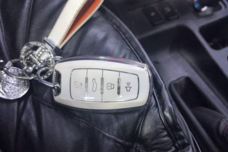 Used Haval M6 2019 1.5T DCT Two-Wheel Drive Elite Version China VI Standard Vehicle Key