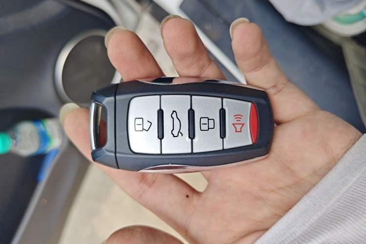 Used Haval M6 2019 1.5T Manual Two-Wheel Drive Urban Version China VI Standard Vehicle Key