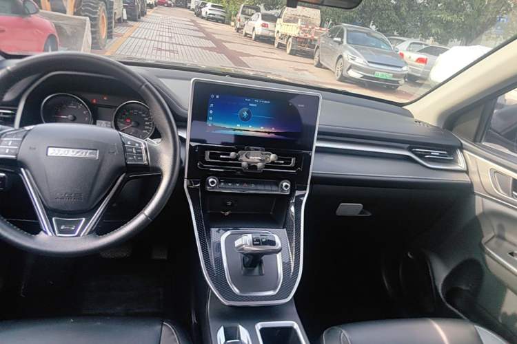 Used Haval M6 2021 PLUS 1.5T DCT Luxury Smart Connectivity Model Audio And AC Panel