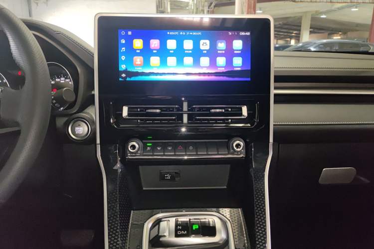 Used Haval M6 2021 PLUS 1.5T DCT Luxury Smart Connectivity Model Audio And AC Panel