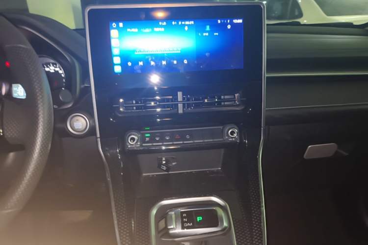 Used Haval M6 2021 PLUS 1.5T DCT Elite Smart Connectivity Model Audio And AC Panel