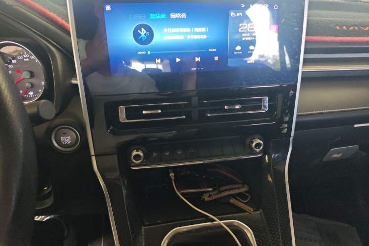 Used Haval M6 2021 PLUS 1.5T Manual Luxury Smart Connectivity Model Audio And AC Panel