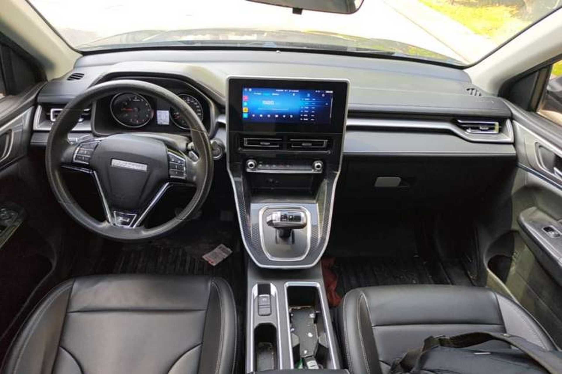 Used Haval M6 2021 PLUS 1.5T DCT Comfort Edition Center Console