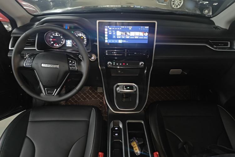 Used Haval M6 2021 PLUS 1.5T DCT Luxury Smart Connectivity Model Center Console