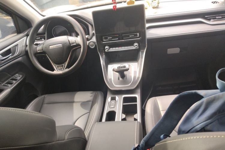 Used Haval M6 2021 PLUS 1.5T DCT Luxury Smart Connectivity Model Center Console