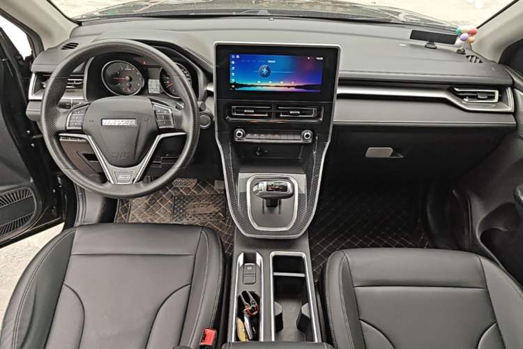 Used Haval M6 2021 PLUS 1.5T DCT Comfort Edition Center Console