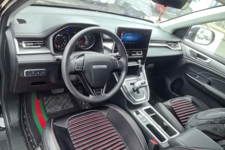 Used Haval M6 2021 PLUS 1.5T DCT Elite Smart Connectivity Model Center Console