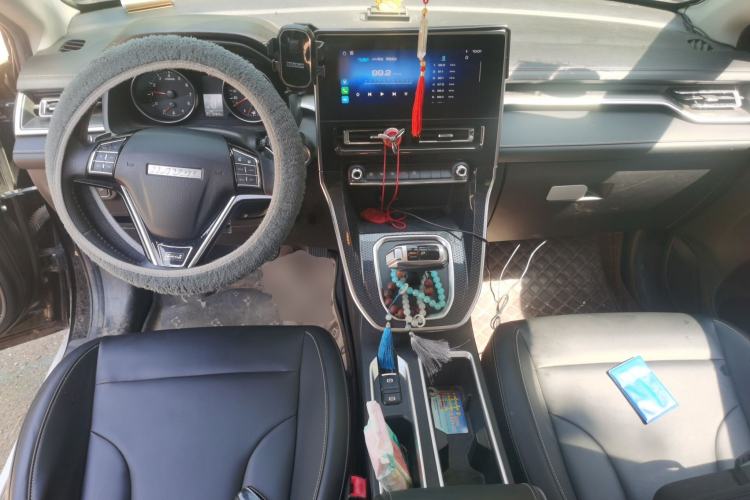 Used Haval M6 2021 PLUS 1.5T DCT Luxury Smart Connectivity Model Center Console