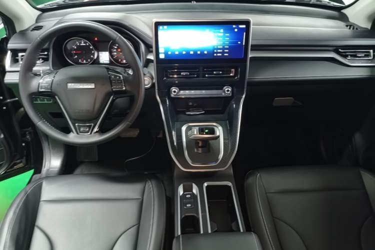 Used Haval M6 2021 PLUS 1.5T DCT Luxury Smart Connectivity Model Center Console