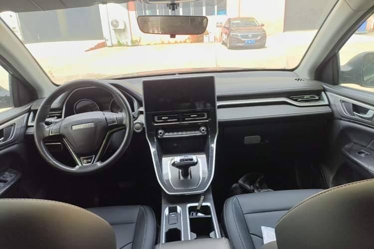Used Haval M6 2021 PLUS 1.5T DCT Comfort Edition Center Console