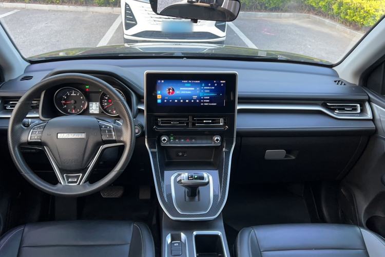 Used Haval M6 2021 PLUS 1.5T DCT Comfort Edition Center Console