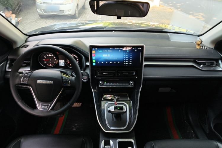 Used Haval M6 2021 PLUS 1.5T DCT Luxury Smart Connectivity Model Center Console