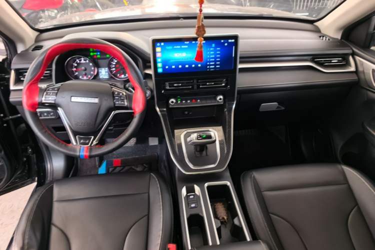 Used Haval M6 2021 PLUS 1.5T DCT Luxury Smart Connectivity Model Center Console