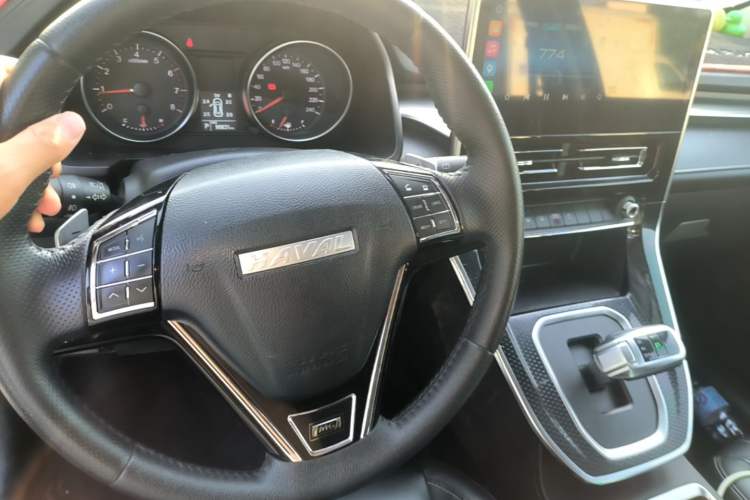 Used Haval M6 2021 PLUS 1.5T DCT Luxury Smart Connectivity Model Center Console